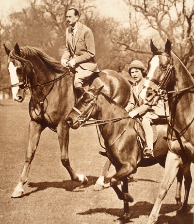 Gloucester hercege Erzsébet hercegnővel lovagol a Windsor Great Parkban alkotó: English Photographer